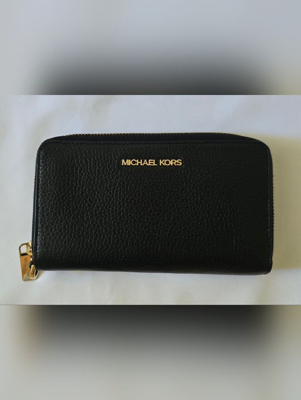 Michael Kors Jet Set Continental Wallet Black Pebbled Leather Wristlet Gold Zip